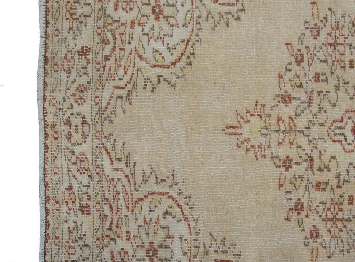 Vintage Rug 5'8" x 9'1" feet  173 x 278 cm