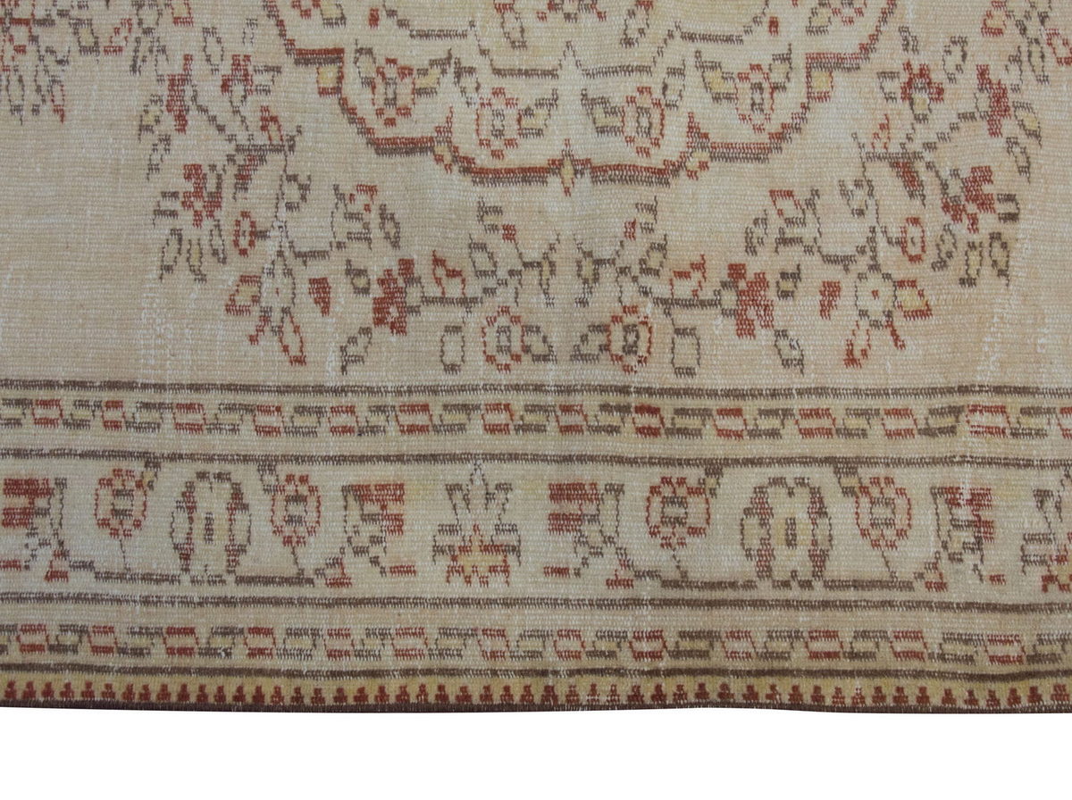 Vintage Rug 5'8" x 9'1" feet  173 x 278 cm