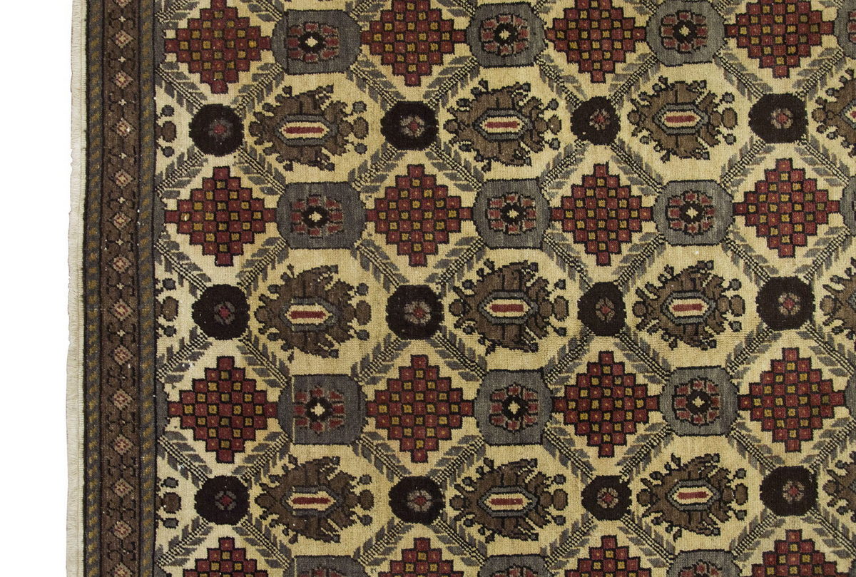 Vintage Rug 5'8" x 10" feet  173 x 306 cm