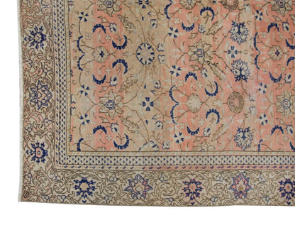 Vintage Rug 5'9" x 9" feet  175 x 273 cm