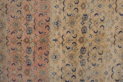 Vintage Rug 5'9" x 9" feet  175 x 273 cm
