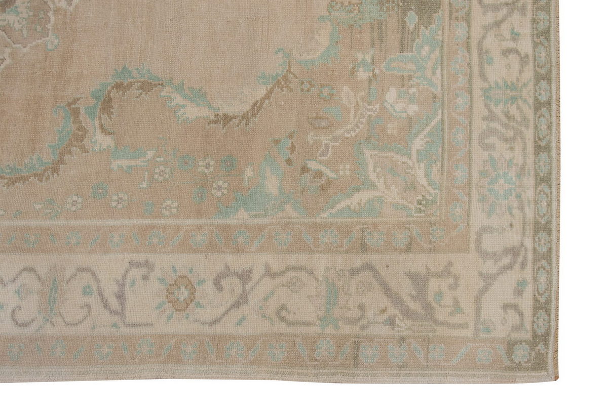 Vintage Rug 6" x 8'8" feet  185 x 264 cm