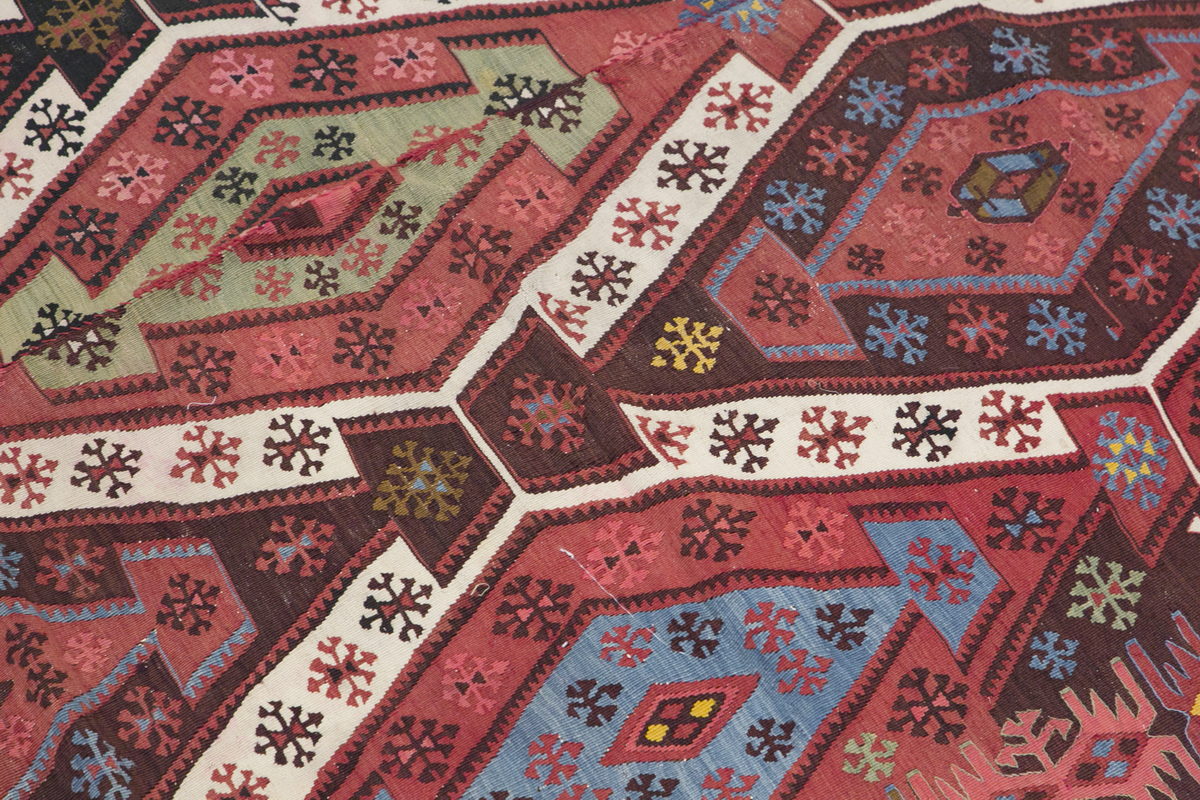 Adana Kilim, 173 x 395 cm / 5'8 x 13 feet