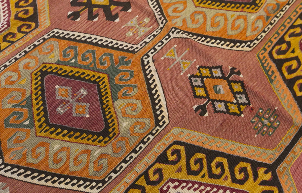 anatolian tribal, 176x264 cm, 6x9 large kilim