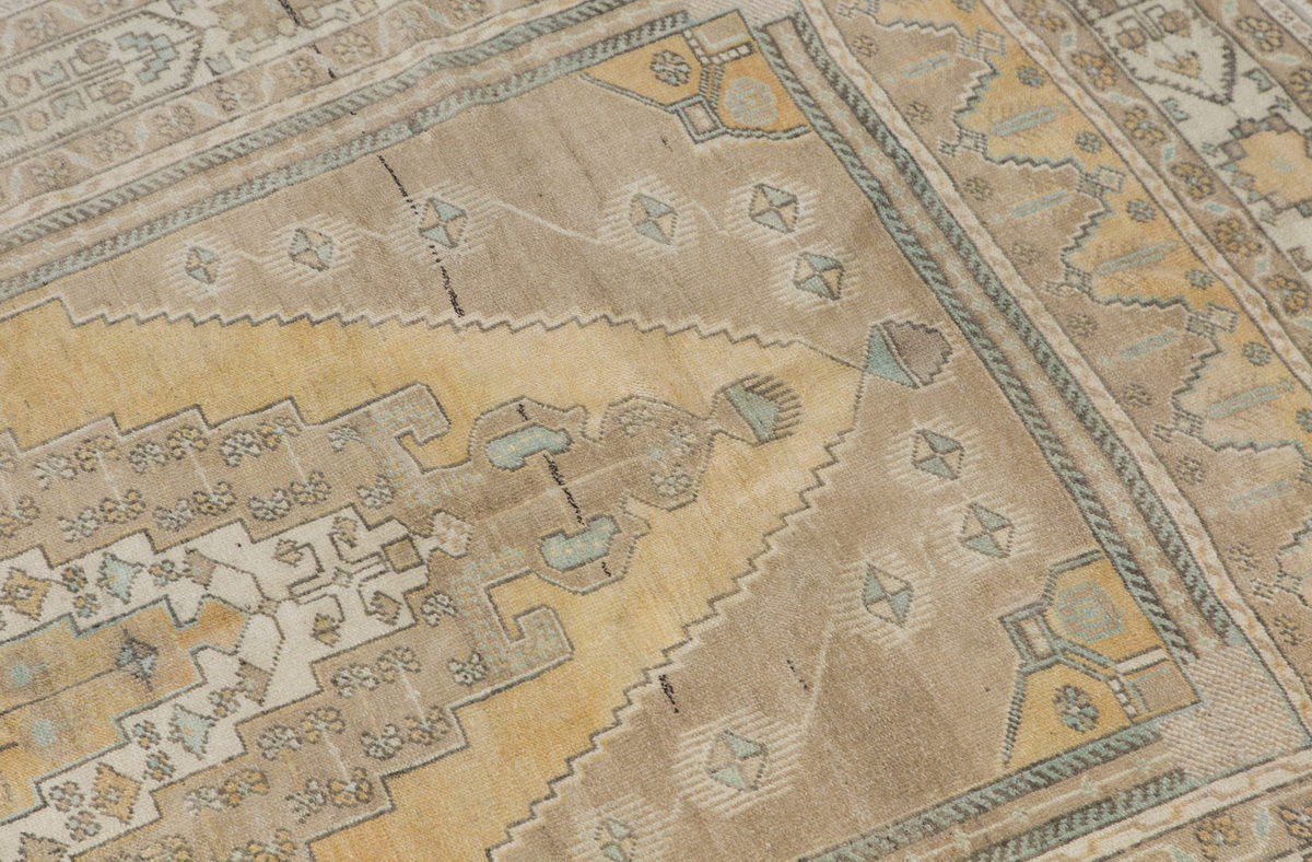 Antique Oushak – Boho Home Decor, 5'4" x 9'5" (163 x 286 cm)