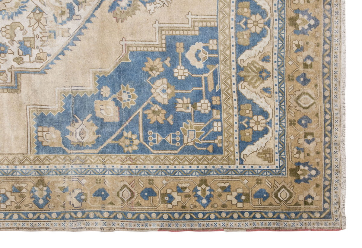 Antique Rug, 6 x 10'5 feet / 182 x 318 cm