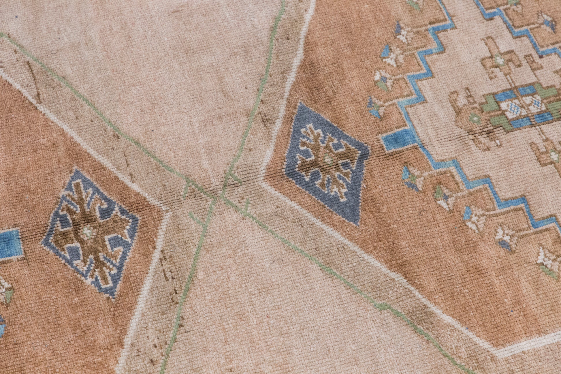 Antique Turkish Oushak Rug 205x362 cm (6'9" x 11'10")