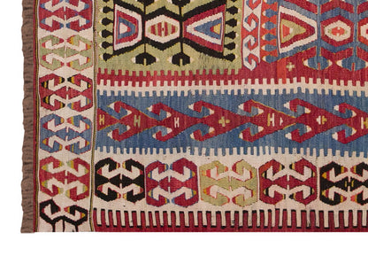 Antique Turkish Rug, 147 x 192 cm 4.9 x 6.3 ft