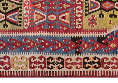 Antique Turkish Rug, 147 x 192 cm 4.9 x 6.3 ft