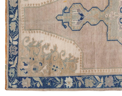 Area Ru 4'5 x 6'9 feet, 134 x 205 cm Rug