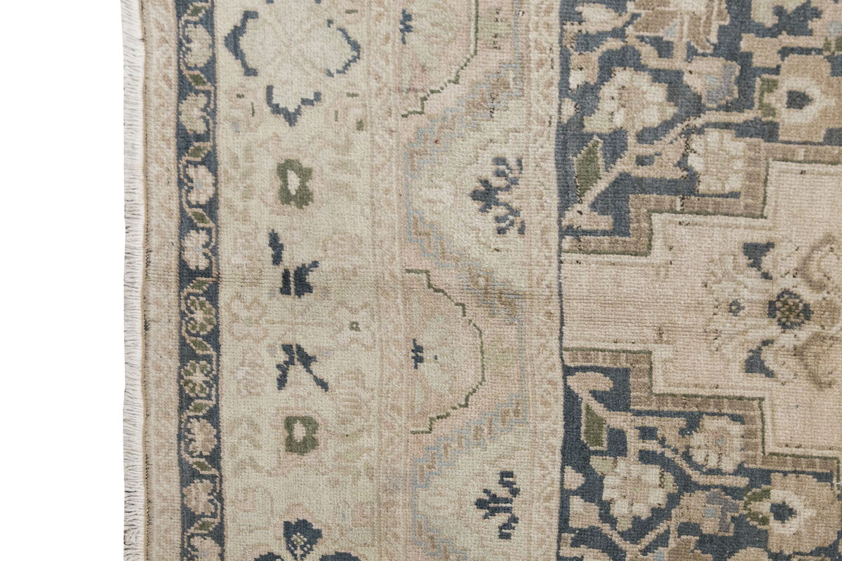 Area Rug, Turkish Rug, 5'5 x 9'5 feet / 165 x 286 cm