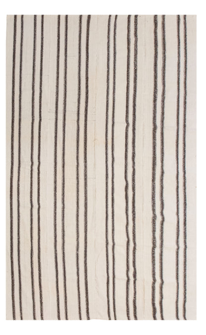 Authentic Turkish Kilim Rug 212x330 cm (6.9x10.8 ft)
