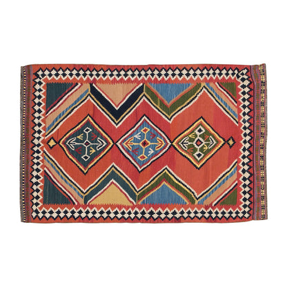Avşar Kilim, 163 x 235 cm / 5'4 x 7'9 feet