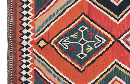 Avşar Kilim, 163 x 235 cm / 5'4 x 7'9 feet