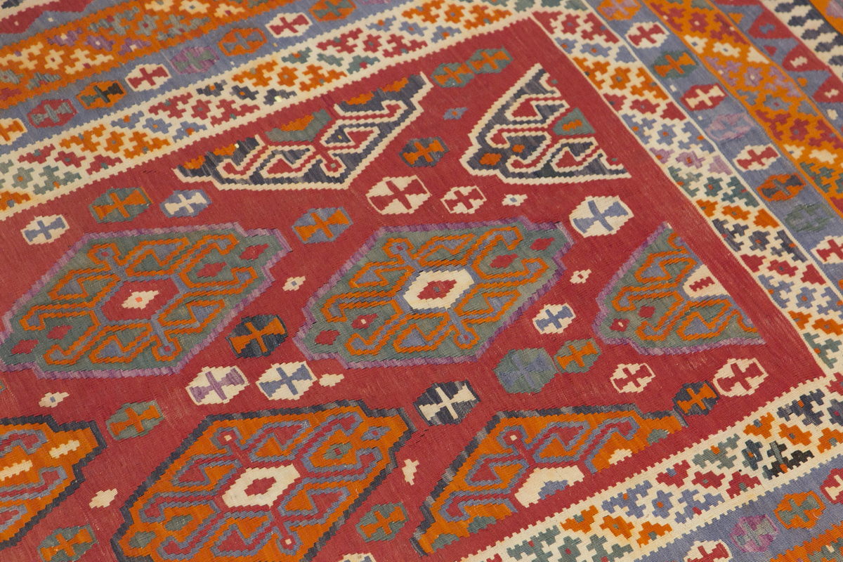 Avşar Kilim, 178 x 300 cm / 6 x 10 feet