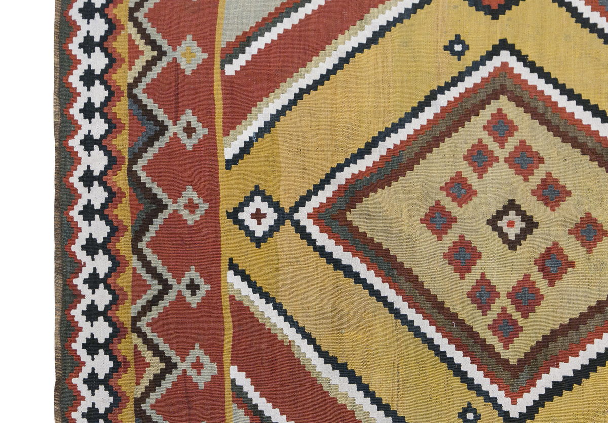 Bahtiyari Kilim Runner, 145 x 392 cm / 4'9 x 13 feet