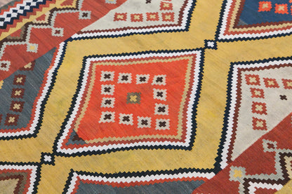 Bahtiyari Kilim Runner, 145 x 392 cm / 4'9 x 13 feet
