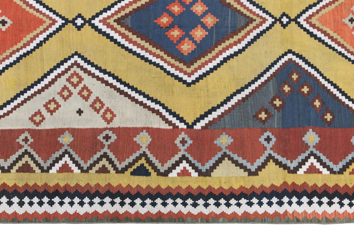 Bahtiyari Kilim Runner, 145 x 392 cm / 4'9 x 13 feet