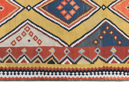 Bahtiyari Kilim Runner, 145 x 392 cm / 4'9 x 13 feet