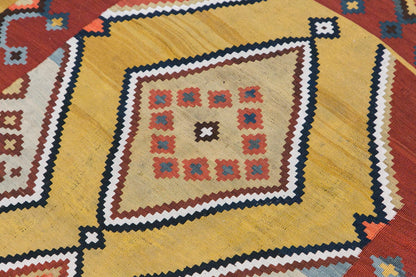 Bahtiyari Kilim Runner, 145 x 392 cm / 4'9 x 13 feet