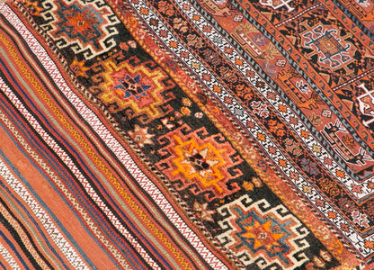 Bahtiyari Runner, 107 x 343 cm / 3'6 x 11'3 feet