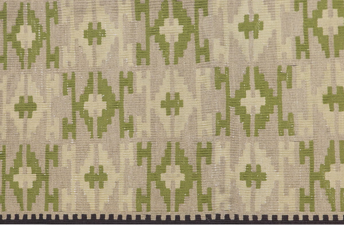 Besarabian Kilim, 120 x 172 cm / 4 x 5'8 feet