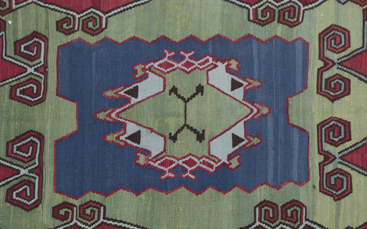Caucasian Azerbaijan Kilim, 184 x 278 cm / 6 x 9'1 feet