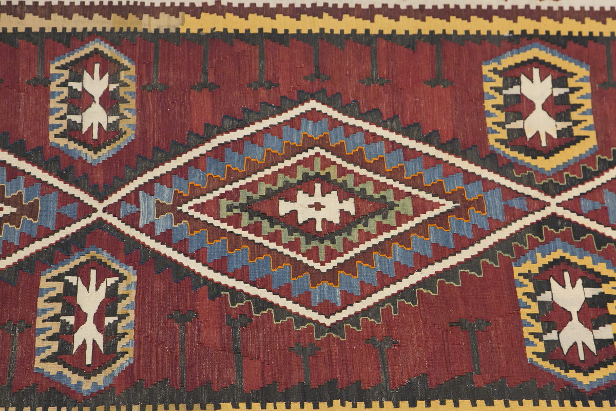Caucasian Azerbaijan Şahnazar Kilim, 168 x 302 / 5'6 x 10 feet