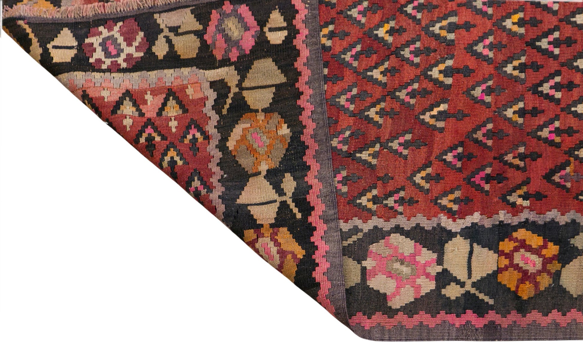 Caucasian Karabağ Kilim, 142 x 190 cm / 4'8 x 6'3 ft