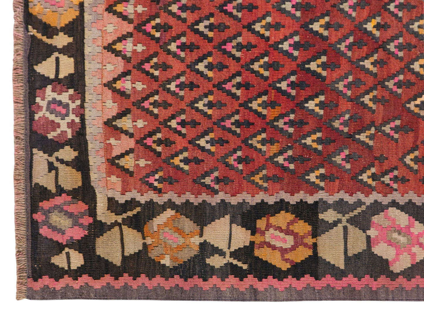 Caucasian Karabağ Kilim, 142 x 190 cm / 4'8 x 6'3 ft