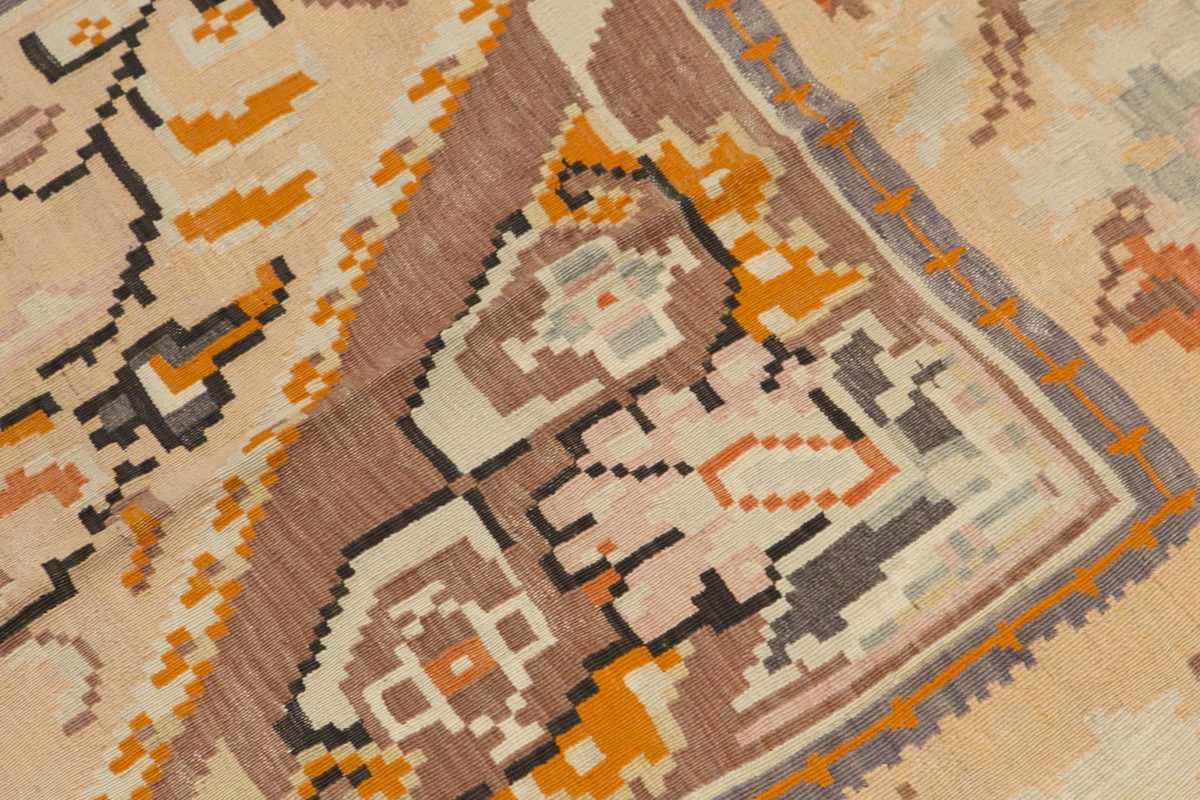 Caucasian Karabağ Kilim, 148 x 236 cm  / 5 x 7'9 feet