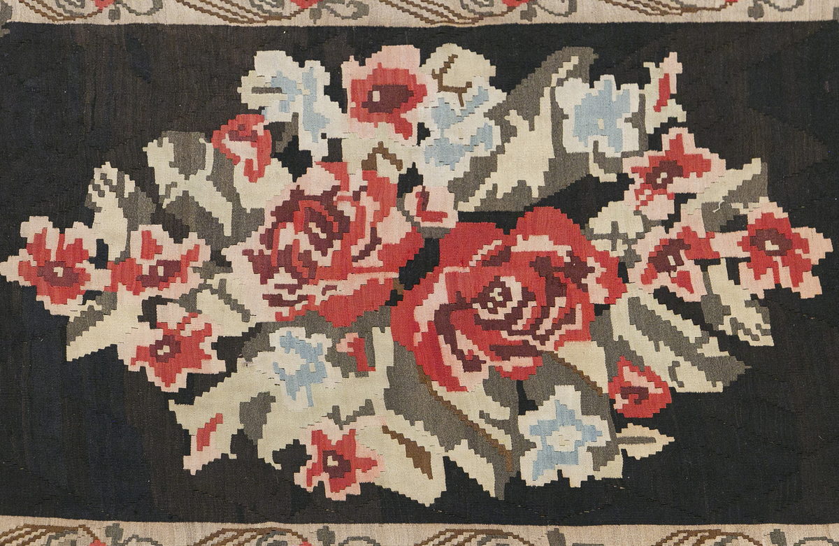 Caucasian Karabağ Kilim, 176 x 285 cm / 5'9 x 9'4 feet