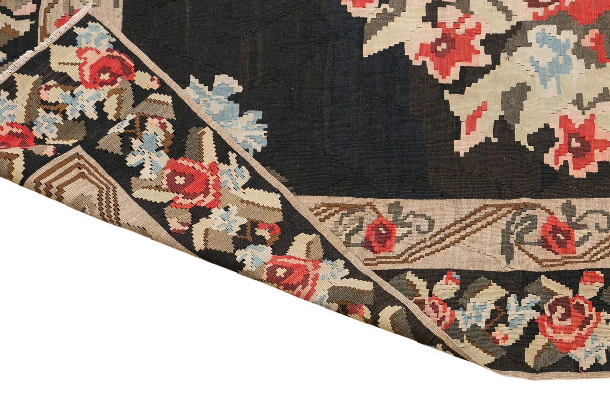 Caucasian Karabağ Kilim, 176 x 285 cm / 5'9 x 9'4 feet