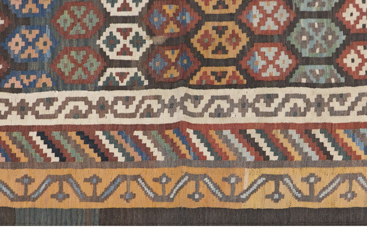 Caucasian Kilim, 138 x 195 cm / 4'6 x 6'5 feet