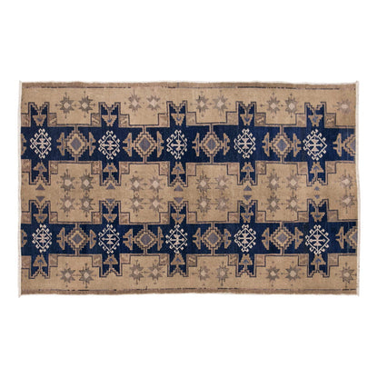 Chic" Rug, 3'11" x 6'2" feet /  119 x 189 cm