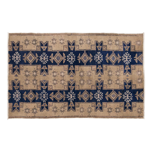 Chic" Rug, 3'11" x 6'2" feet /  119 x 189 cm