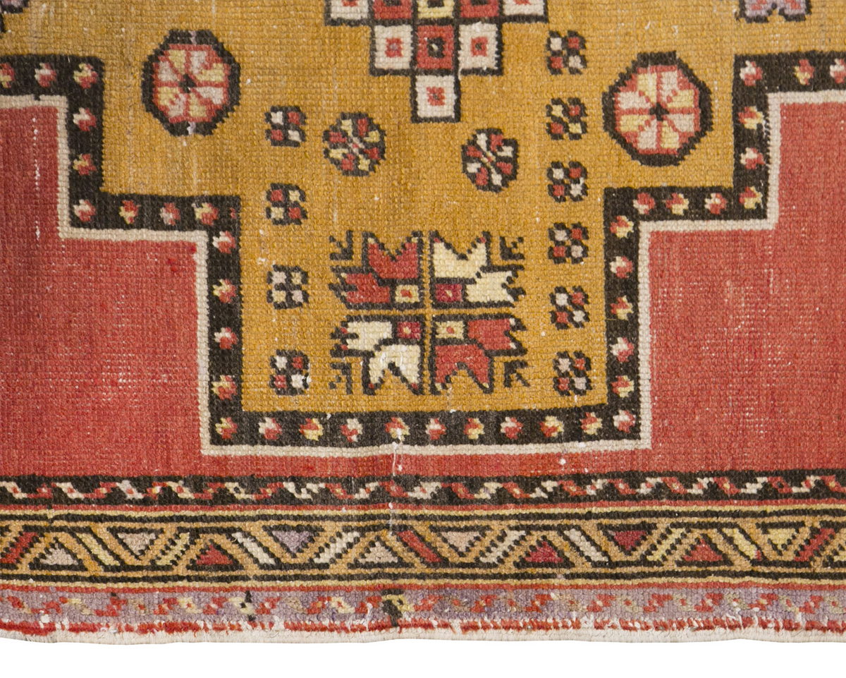 Chic" Rug, 3'6" x 6'4" feet / 107 x 193 cm