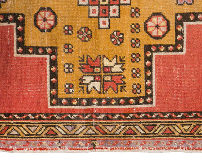 Chic" Rug, 3'6" x 6'4" feet / 107 x 193 cm