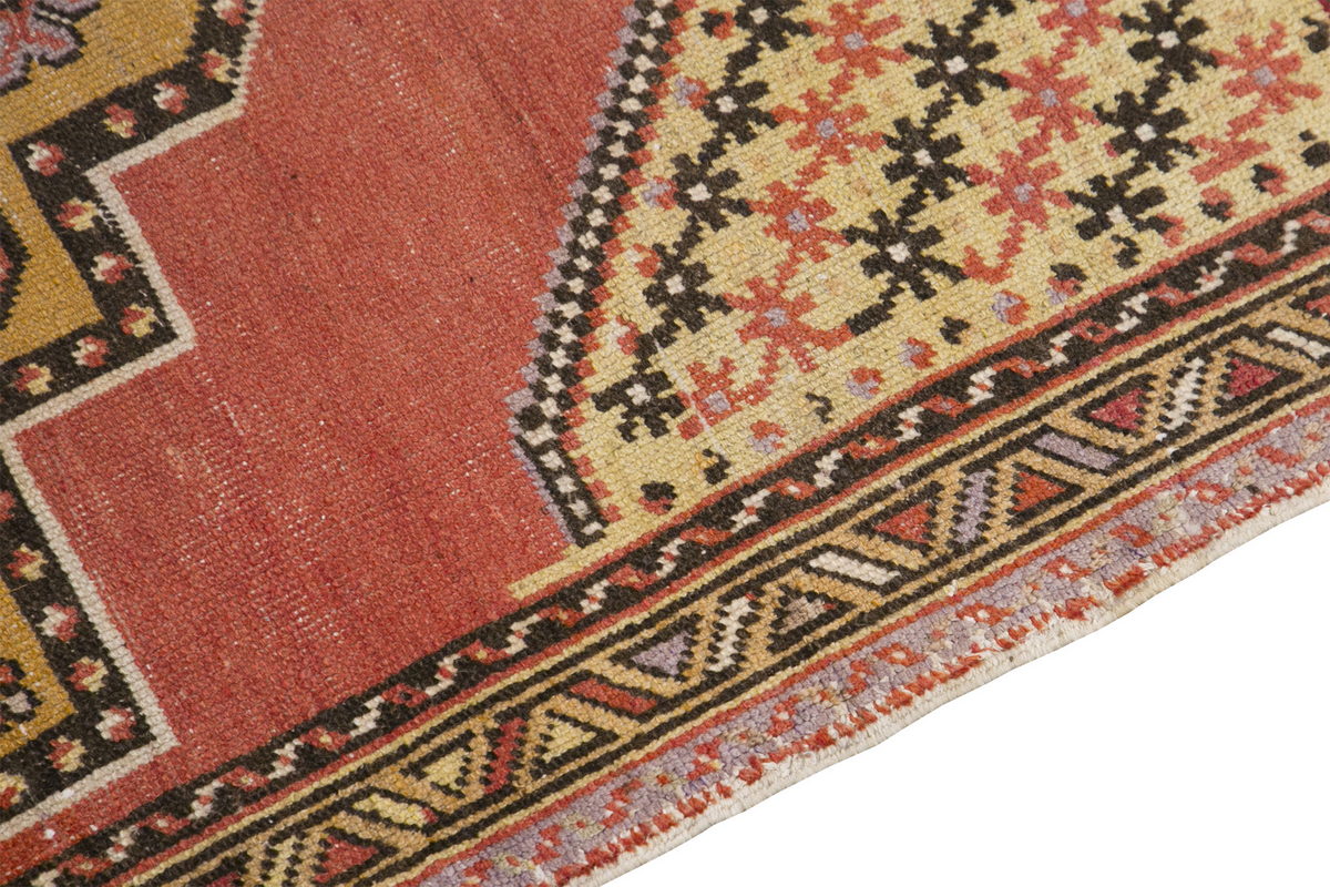 Chic" Rug, 3'6" x 6'4" feet / 107 x 193 cm