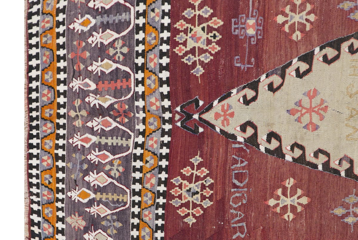 Çorum Kilim, 188 x 337 cm / 6'2 x 11 feet