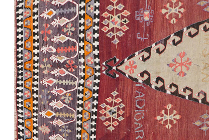 Çorum Kilim, 188 x 337 cm / 6'2 x 11 feet