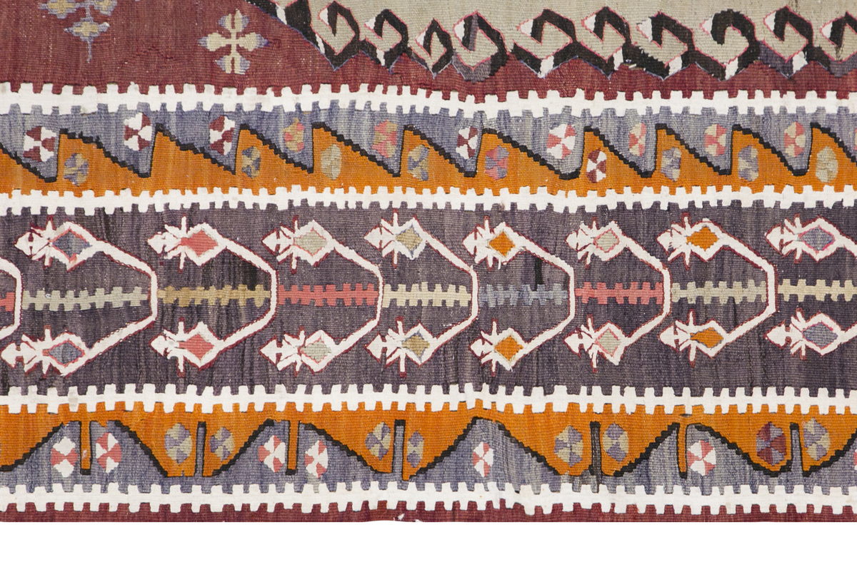 Çorum Kilim, 188 x 337 cm / 6'2 x 11 feet