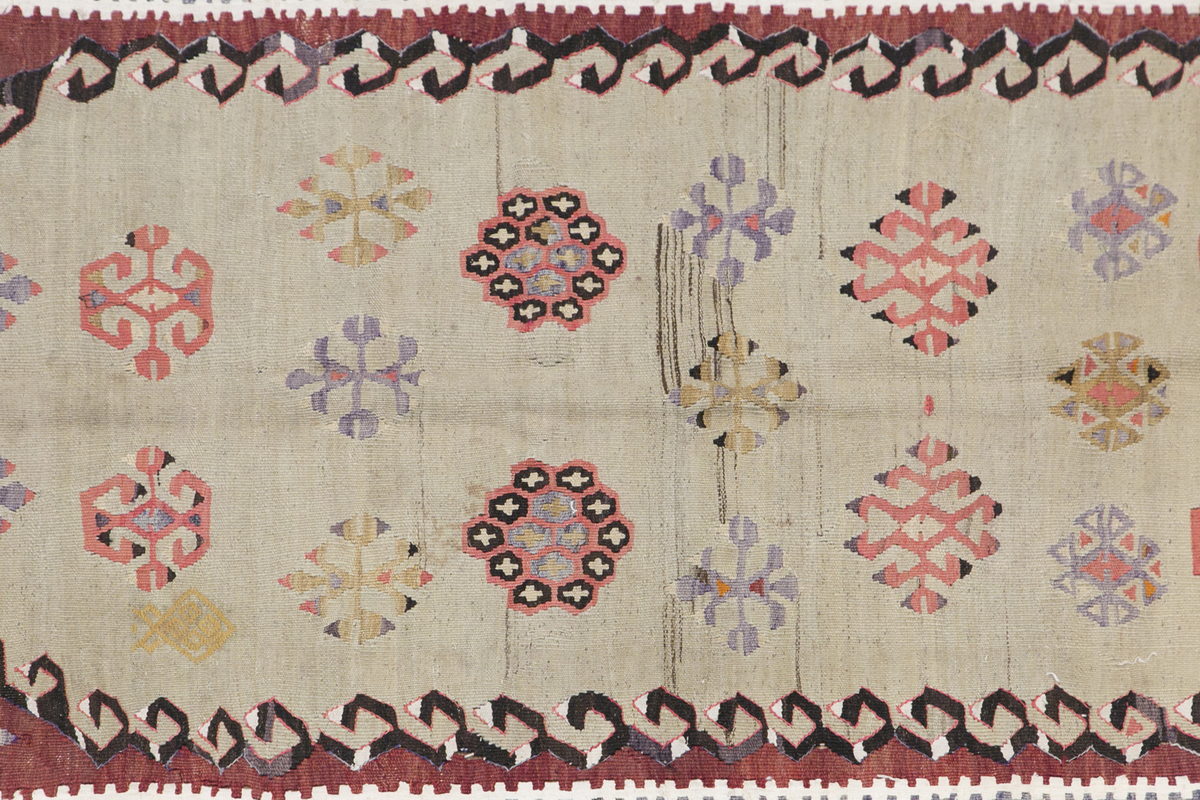Çorum Kilim, 188 x 337 cm / 6'2 x 11 feet