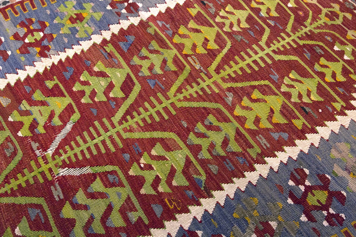Denizli Eşme Kilim, 110x157 cm, 3.7 x 5.1 ft