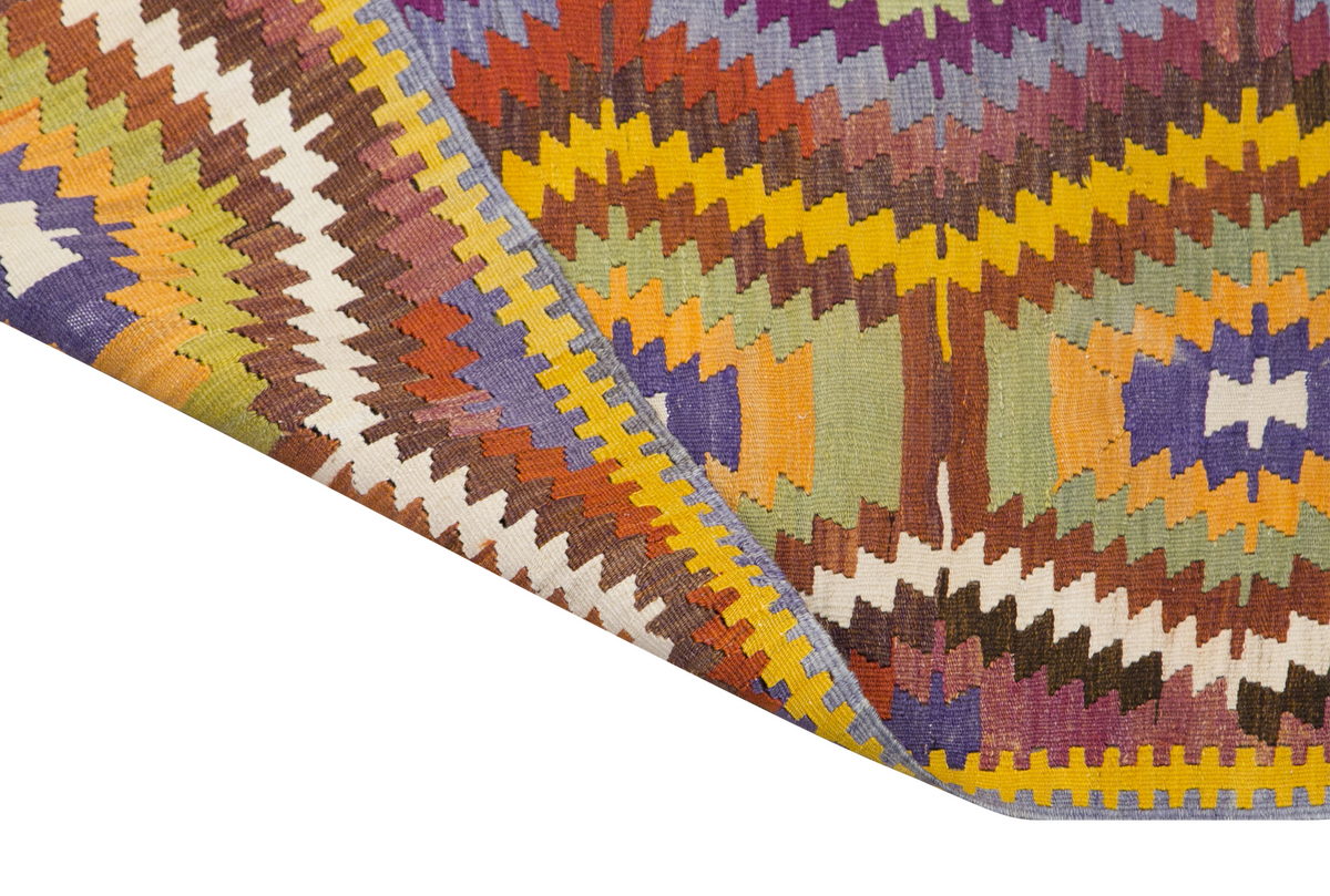 Denizli Tavas Kilim, West Part of Turkey, 153 x 202 cm / 5 x 6'8 feet