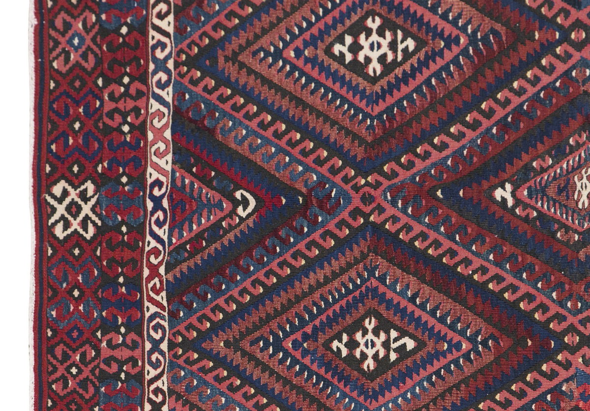 Fethiye Kilim, 180 x 275 cm / 6 x 9 feet