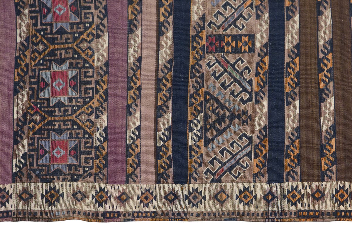 Hakkari Kilim, 150 x 180 cm / 5 x 6 feet