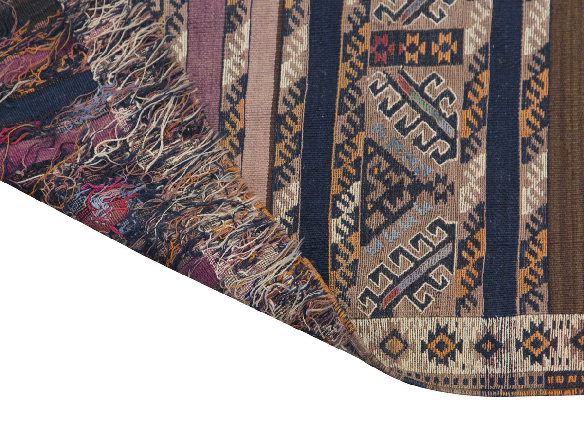 Hakkari Kilim, 150 x 180 cm / 5 x 6 feet