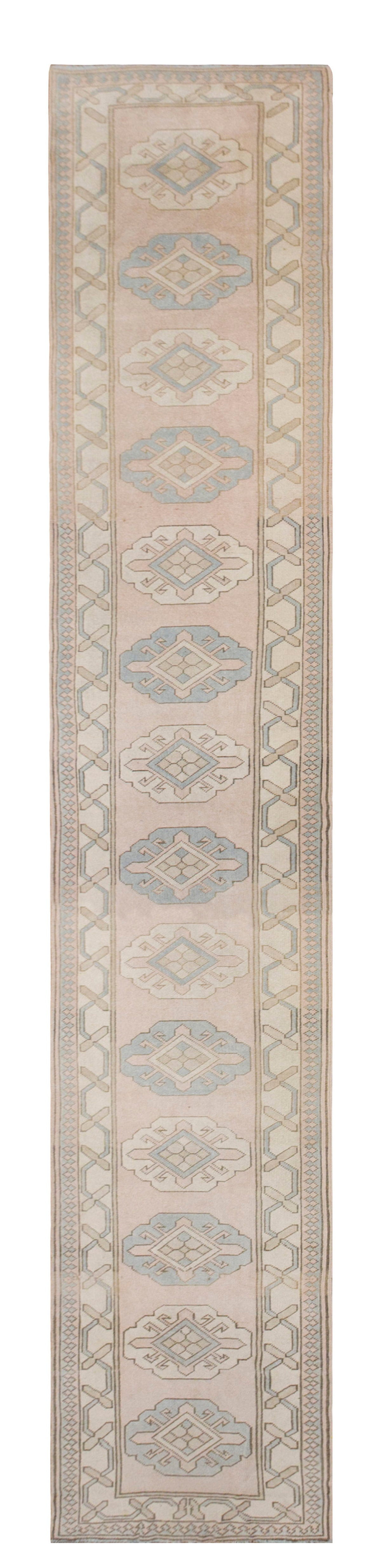 Hallway Runner Rug 2'8 x 16'4, 85 x 500 cm