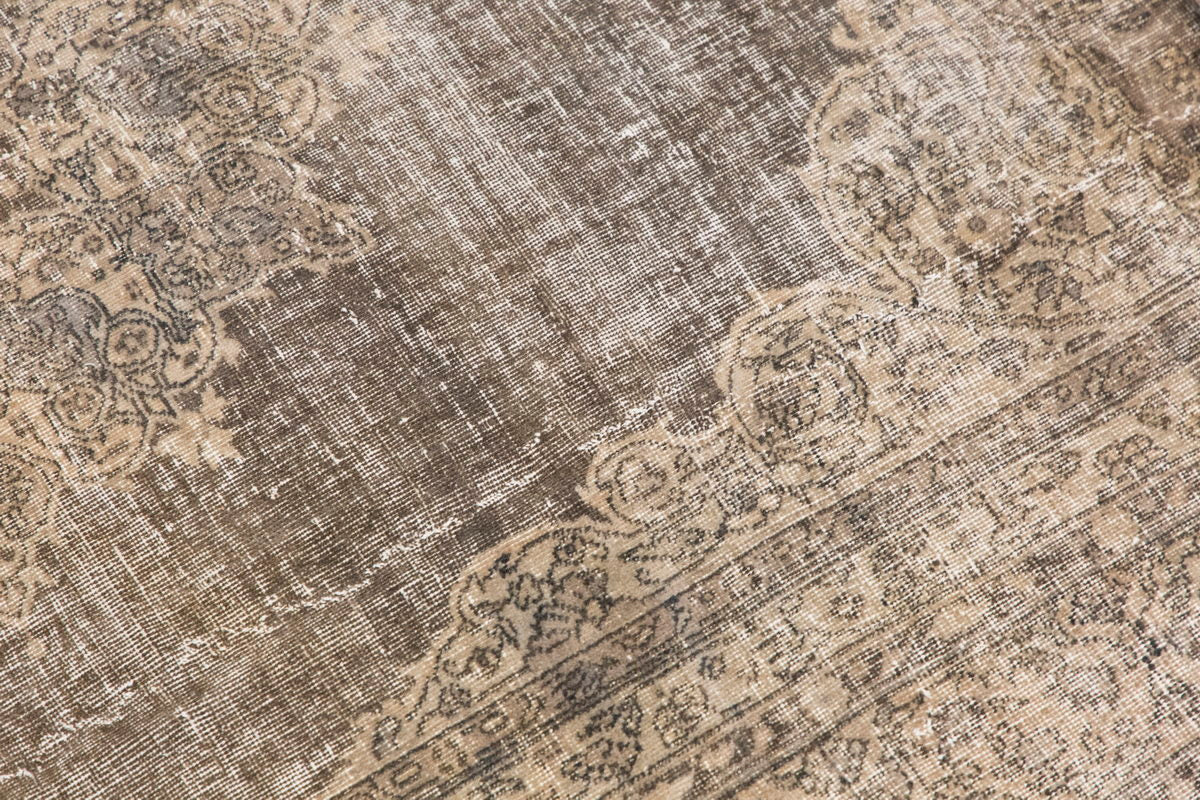 Handwoven Area Rug, 9 x 12'5 ft / 276 x 378 cm